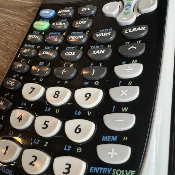 Texas Instruments TI-84 Plus Silver Edition Gray Graphing Calculator with Cover. - Picture 4 of 6